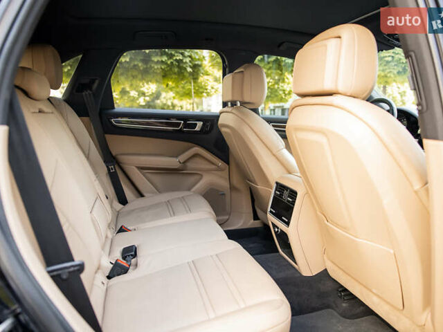 Чорний Порше Cayenne, об'ємом двигуна 3 л та пробігом 74 тис. км за 58000 $, фото 15 на Automoto.ua