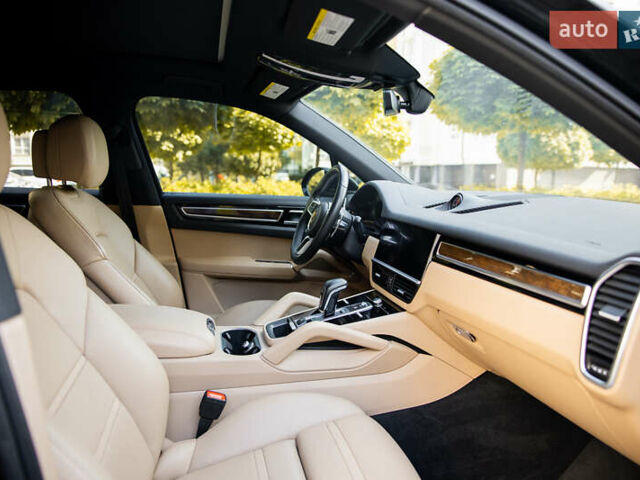 Чорний Порше Cayenne, об'ємом двигуна 3 л та пробігом 74 тис. км за 58000 $, фото 14 на Automoto.ua