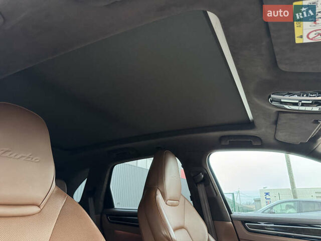 Чорний Порше Cayenne, об'ємом двигуна 4 л та пробігом 88 тис. км за 98800 $, фото 21 на Automoto.ua