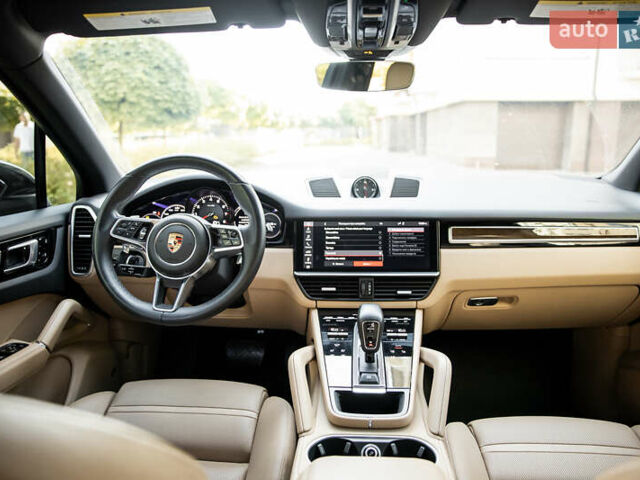Чорний Порше Cayenne, об'ємом двигуна 3 л та пробігом 74 тис. км за 58000 $, фото 18 на Automoto.ua