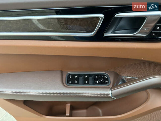 Чорний Порше Cayenne, об'ємом двигуна 4 л та пробігом 88 тис. км за 98800 $, фото 36 на Automoto.ua