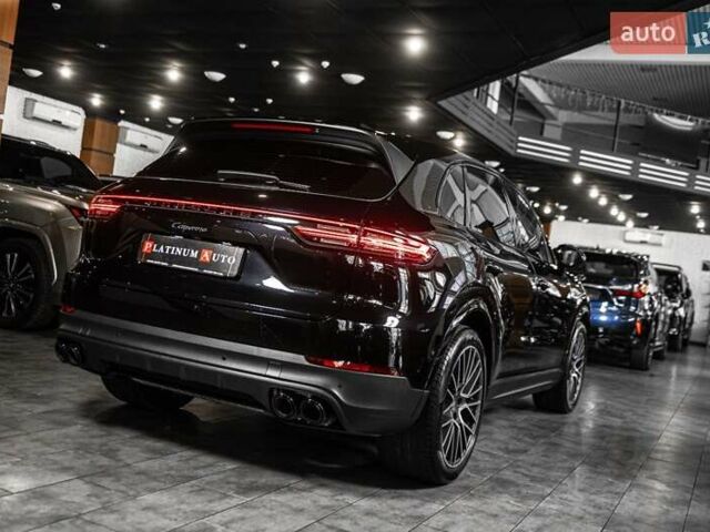 Чорний Порше Cayenne, об'ємом двигуна 3 л та пробігом 82 тис. км за 59999 $, фото 36 на Automoto.ua