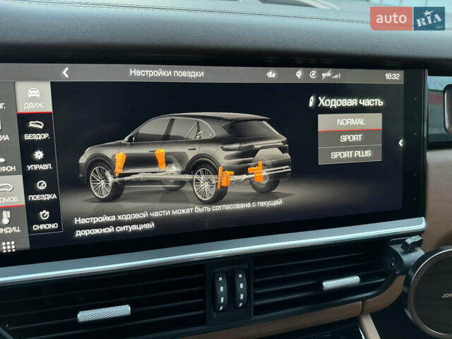 Чорний Порше Cayenne, об'ємом двигуна 4 л та пробігом 88 тис. км за 98800 $, фото 43 на Automoto.ua