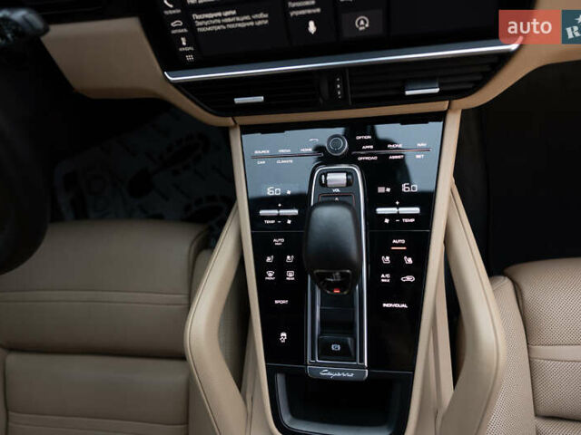 Чорний Порше Cayenne, об'ємом двигуна 3 л та пробігом 74 тис. км за 58000 $, фото 22 на Automoto.ua