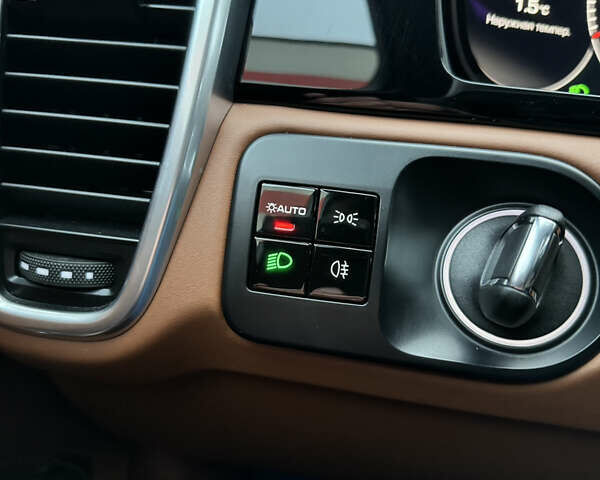 Чорний Порше Cayenne, об'ємом двигуна 4 л та пробігом 88 тис. км за 98800 $, фото 39 на Automoto.ua