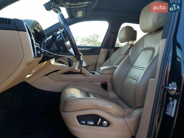 Чорний Порше Cayenne, об'ємом двигуна 3 л та пробігом 132 тис. км за 24500 $, фото 6 на Automoto.ua