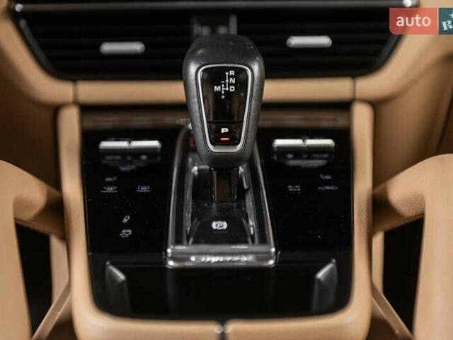 Чорний Порше Cayenne, об'ємом двигуна 3 л та пробігом 82 тис. км за 59999 $, фото 16 на Automoto.ua