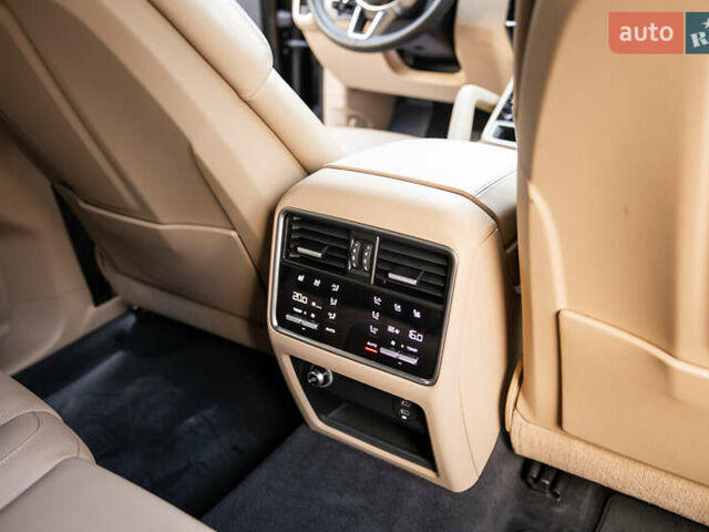 Чорний Порше Cayenne, об'ємом двигуна 3 л та пробігом 74 тис. км за 58000 $, фото 16 на Automoto.ua