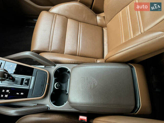 Чорний Порше Cayenne, об'ємом двигуна 4 л та пробігом 88 тис. км за 98800 $, фото 52 на Automoto.ua