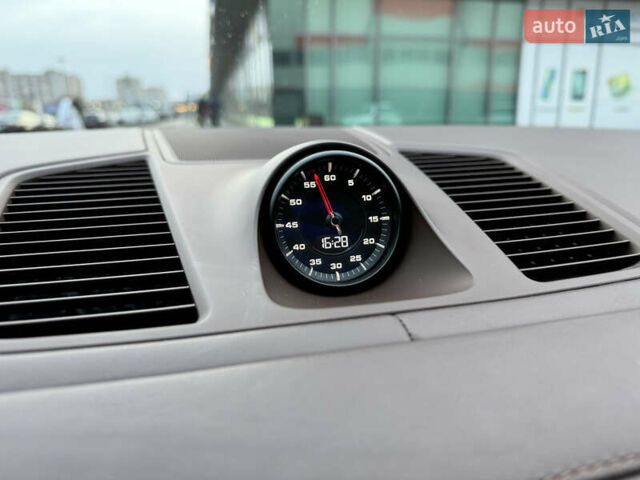 Чорний Порше Cayenne, об'ємом двигуна 4 л та пробігом 88 тис. км за 98800 $, фото 37 на Automoto.ua