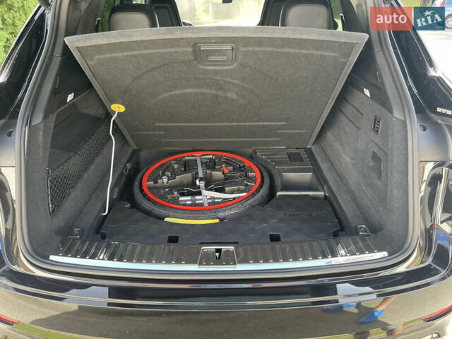 Чорний Порше Cayenne, об'ємом двигуна 4 л та пробігом 79 тис. км за 115000 $, фото 31 на Automoto.ua