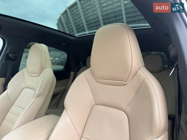 Черный Порше Каен, объемом двигателя 3 л и пробегом 35 тыс. км за 81999 $, фото 13 на Automoto.ua