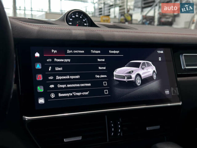 Черный Порше Каен, объемом двигателя 4 л и пробегом 34 тыс. км за 95000 $, фото 21 на Automoto.ua