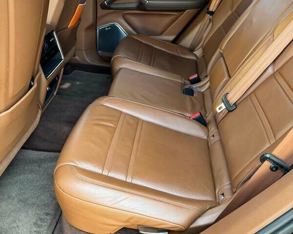Черный Порше Каен, объемом двигателя 4 л и пробегом 85 тыс. км за 95000 $, фото 17 на Automoto.ua