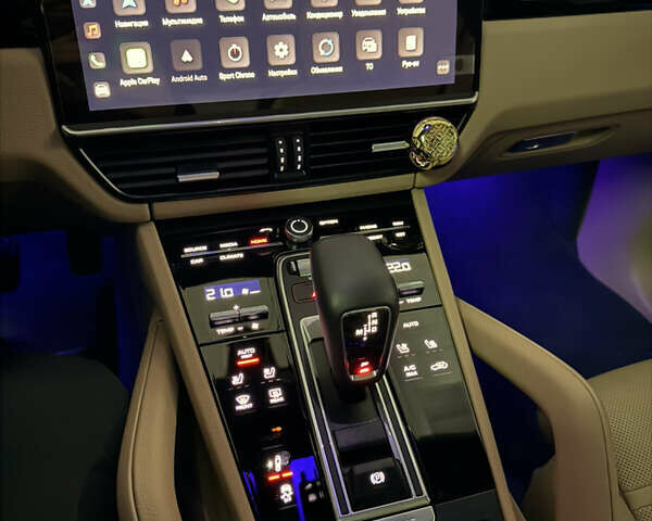 Чорний Порше Cayenne, об'ємом двигуна 3 л та пробігом 1 тис. км за 117500 $, фото 17 на Automoto.ua