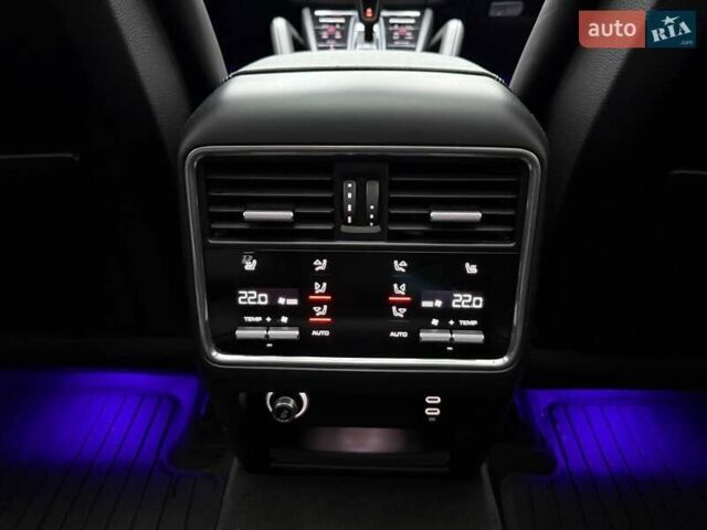 Чорний Порше Cayenne, об'ємом двигуна 2.89 л та пробігом 60 тис. км за 72990 $, фото 29 на Automoto.ua