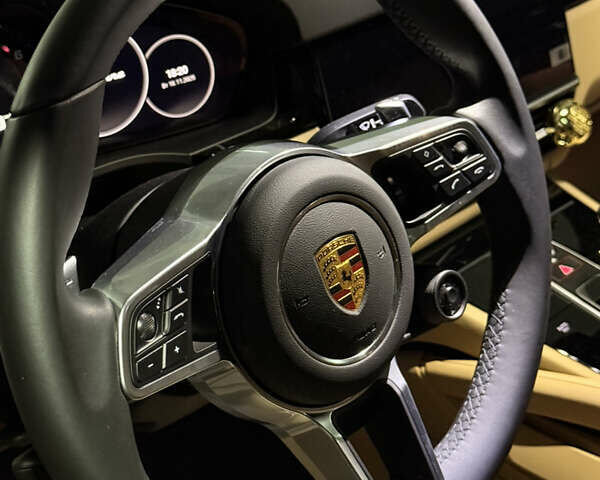 Чорний Порше Cayenne, об'ємом двигуна 3 л та пробігом 1 тис. км за 117500 $, фото 12 на Automoto.ua