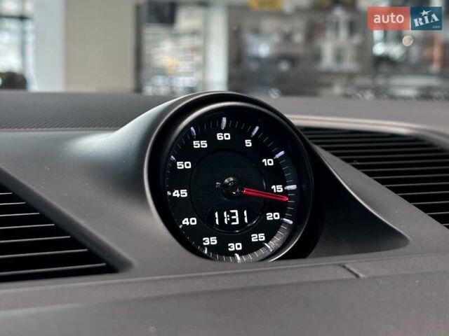 Черный Порше Каен, объемом двигателя 4 л и пробегом 34 тыс. км за 95000 $, фото 20 на Automoto.ua