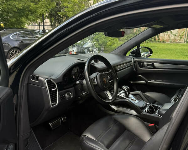 Черный Порше Каен, объемом двигателя 4 л и пробегом 52 тыс. км за 105000 $, фото 3 на Automoto.ua