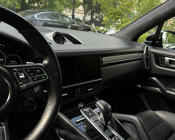 Черный Порше Каен, объемом двигателя 4 л и пробегом 52 тыс. км за 105000 $, фото 10 на Automoto.ua