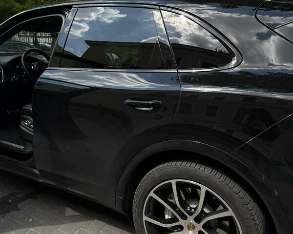 Черный Порше Каен, объемом двигателя 4 л и пробегом 52 тыс. км за 105000 $, фото 7 на Automoto.ua