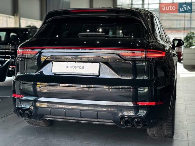 Черный Порше Каен, объемом двигателя 4 л и пробегом 34 тыс. км за 95000 $, фото 4 на Automoto.ua