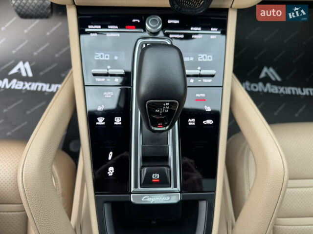 Черный Порше Каен, объемом двигателя 3 л и пробегом 35 тыс. км за 81999 $, фото 16 на Automoto.ua