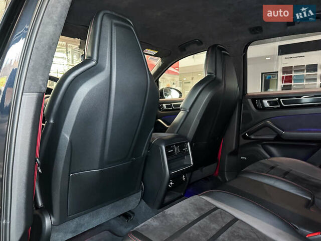 Черный Порше Каен, объемом двигателя 4 л и пробегом 34 тыс. км за 95000 $, фото 27 на Automoto.ua