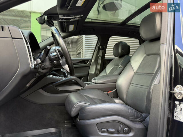 Чорний Порше Cayenne, об'ємом двигуна 2.9 л та пробігом 60 тис. км за 73500 $, фото 14 на Automoto.ua