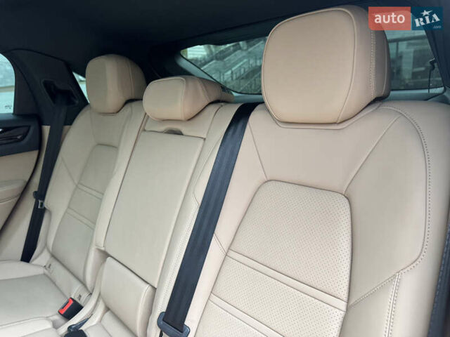 Черный Порше Каен, объемом двигателя 3 л и пробегом 35 тыс. км за 81999 $, фото 23 на Automoto.ua