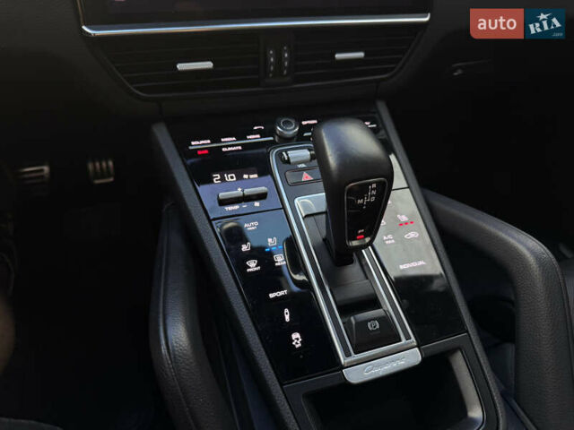 Чорний Порше Cayenne, об'ємом двигуна 2.9 л та пробігом 60 тис. км за 73500 $, фото 24 на Automoto.ua