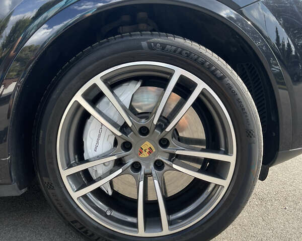 Чорний Порше Cayenne, об'ємом двигуна 4 л та пробігом 79 тис. км за 115000 $, фото 33 на Automoto.ua