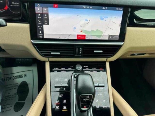 Чорний Порше Cayenne, об'ємом двигуна 3 л та пробігом 31 тис. км за 55500 $, фото 4 на Automoto.ua