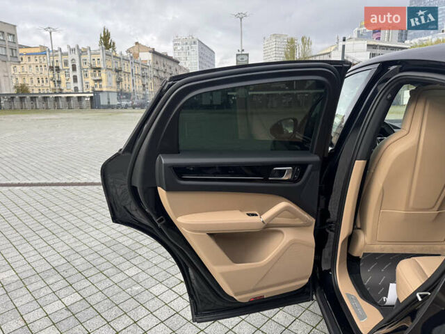 Черный Порше Каен, объемом двигателя 3 л и пробегом 35 тыс. км за 81999 $, фото 22 на Automoto.ua