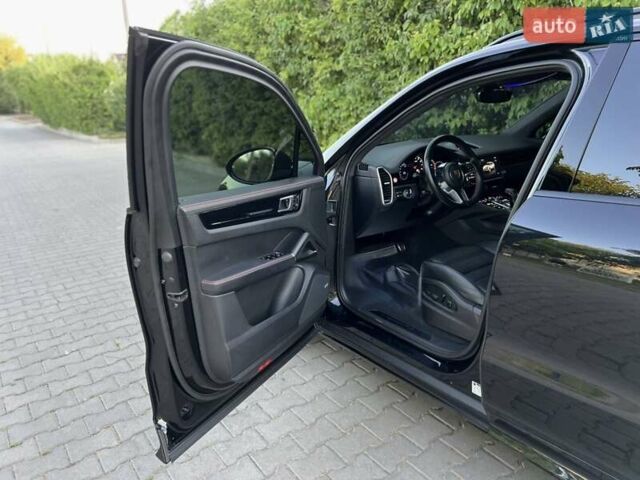 Чорний Порше Cayenne, об'ємом двигуна 4 л та пробігом 21 тис. км за 88000 $, фото 19 на Automoto.ua