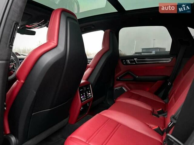 Черный Порше Каен, объемом двигателя 4 л и пробегом 57 тыс. км за 109900 $, фото 60 на Automoto.ua