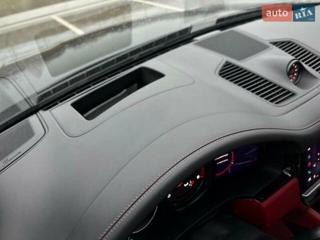 Черный Порше Каен, объемом двигателя 4 л и пробегом 57 тыс. км за 109900 $, фото 53 на Automoto.ua