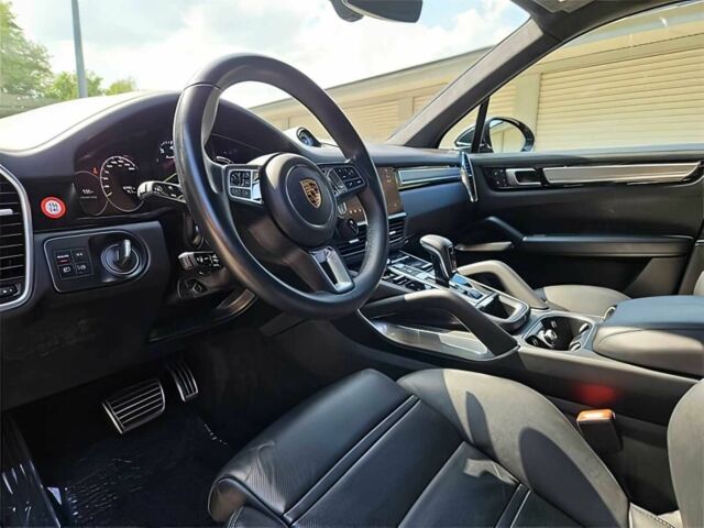 Чорний Порше Cayenne, об'ємом двигуна 4 л та пробігом 30 тис. км за 70300 $, фото 8 на Automoto.ua