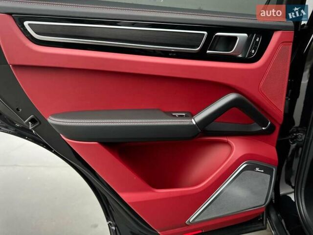 Черный Порше Каен, объемом двигателя 4 л и пробегом 57 тыс. км за 109900 $, фото 62 на Automoto.ua