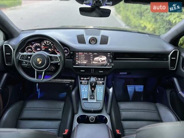Чорний Порше Cayenne, об'ємом двигуна 4 л та пробігом 21 тис. км за 88000 $, фото 29 на Automoto.ua