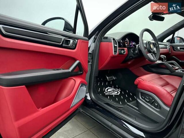 Черный Порше Каен, объемом двигателя 4 л и пробегом 57 тыс. км за 109900 $, фото 39 на Automoto.ua