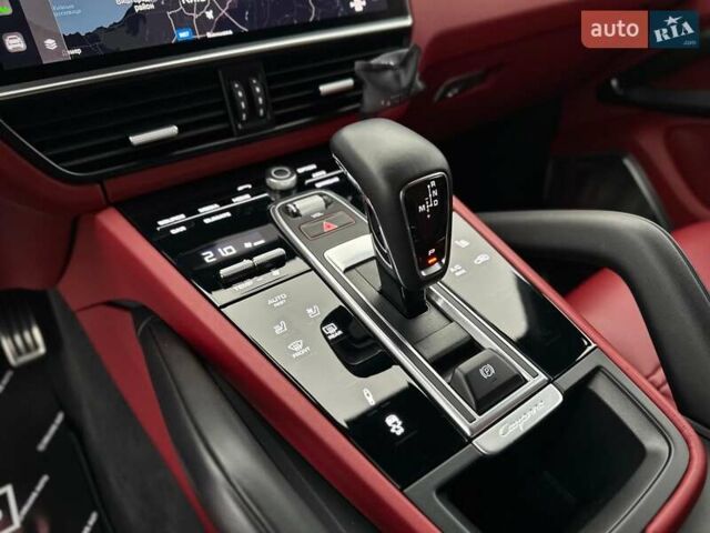 Черный Порше Каен, объемом двигателя 4 л и пробегом 57 тыс. км за 109900 $, фото 85 на Automoto.ua