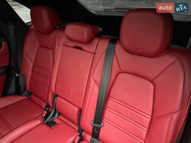 Черный Порше Каен, объемом двигателя 4 л и пробегом 57 тыс. км за 109900 $, фото 63 на Automoto.ua