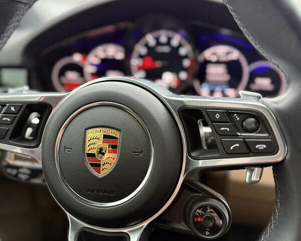 Порше Cayenne 2022 у Києві на Automoto.ua Чорний Порше Cayenne, об'ємом двигуна 3 л та пробігом 50 тис. км за 92000 $, фото 19 на Automoto.ua
