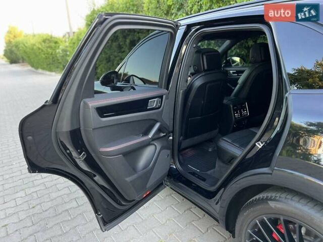 Чорний Порше Cayenne, об'ємом двигуна 4 л та пробігом 21 тис. км за 88000 $, фото 25 на Automoto.ua