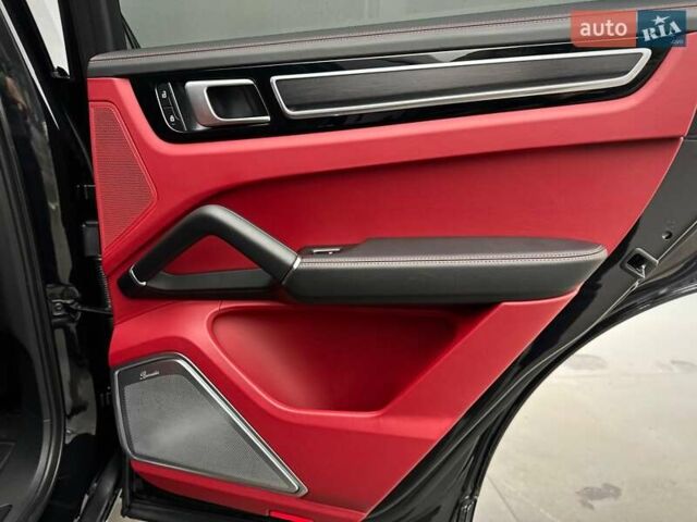 Черный Порше Каен, объемом двигателя 4 л и пробегом 57 тыс. км за 109900 $, фото 71 на Automoto.ua