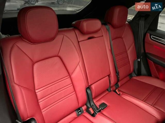 Черный Порше Каен, объемом двигателя 4 л и пробегом 57 тыс. км за 109900 $, фото 75 на Automoto.ua