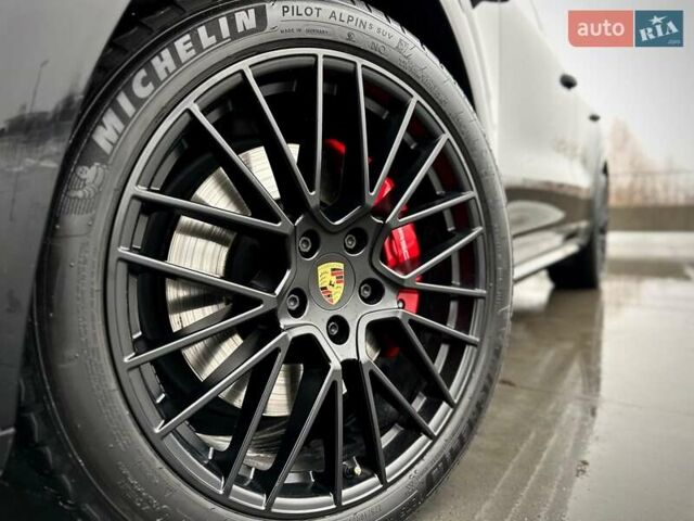Черный Порше Каен, объемом двигателя 4 л и пробегом 57 тыс. км за 109900 $, фото 10 на Automoto.ua