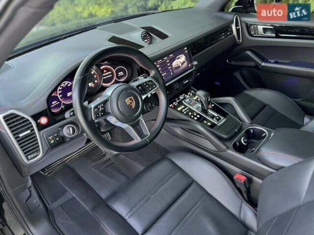Чорний Порше Cayenne, об'ємом двигуна 4 л та пробігом 21 тис. км за 88000 $, фото 22 на Automoto.ua