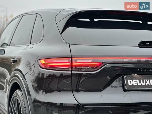 Черный Порше Каен, объемом двигателя 4 л и пробегом 57 тыс. км за 109900 $, фото 20 на Automoto.ua